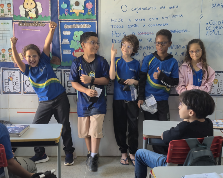 Projeto Além do Olhar realiza entrega gratuita de óculos para alunos da Escola Municipal Emília Ferreira de Souza